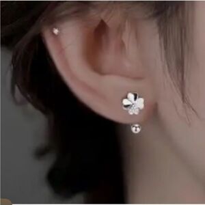 Elegant Silver Flower Stud Earrings